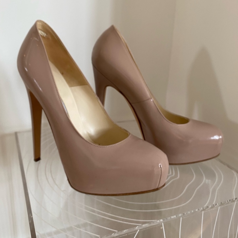 Brian Atwood signed sz 39 nude platforms
